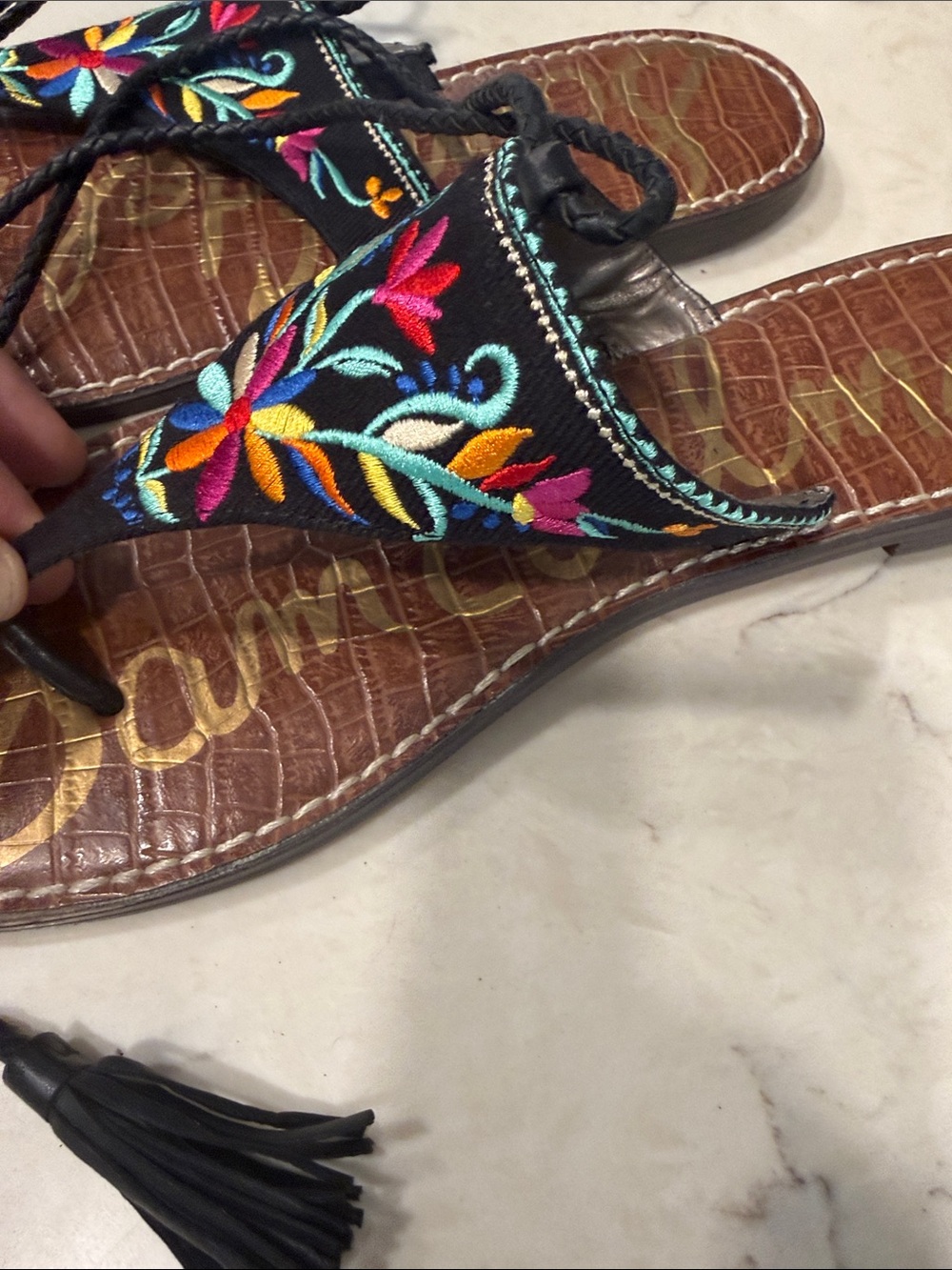 Sam Edelman Black Embroidered Thong Sandals with Multicolor Floral Stitching - Picture 4 of 4